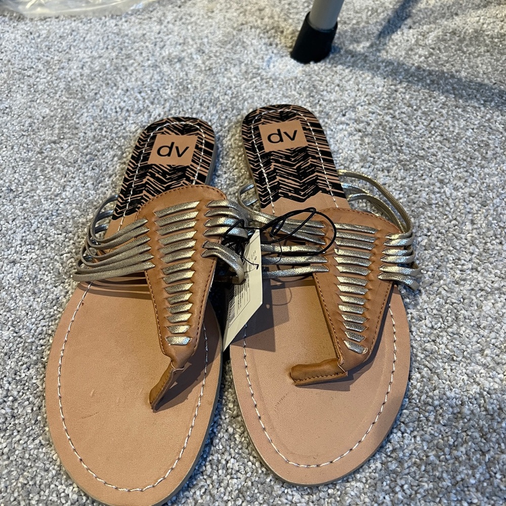 NWT! DV by Dolce Vita Tan Sandals with Strappy Design